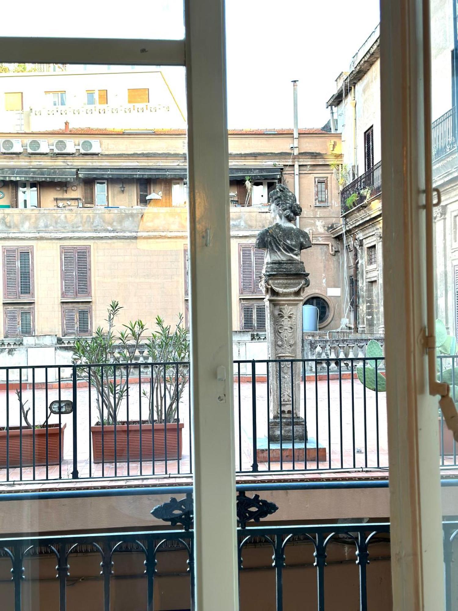 Ferienwohnung A Un Passo Dal Massimo 2 Palermo Exterior foto