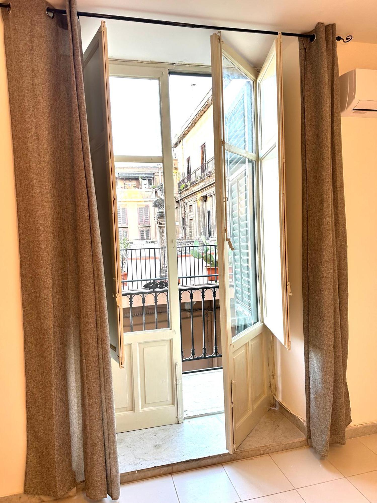 Ferienwohnung A Un Passo Dal Massimo 2 Palermo Exterior foto